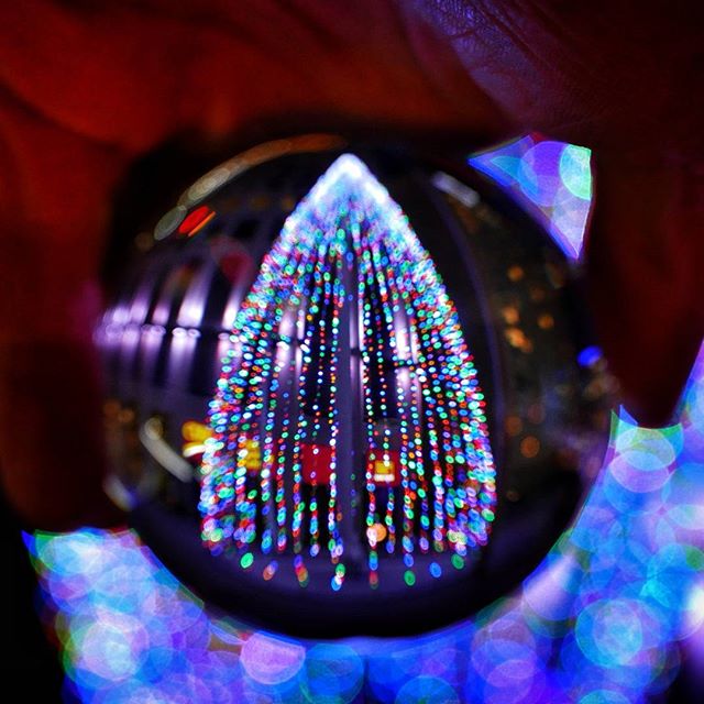 Happy Holidays from all of us at Centric Productions! Thank you for your support over the past 13 years, and all the years to come. All the best! Cheers to 2018, to health, to happiness! . . #lensball #christmastree #lights #photography #portageandmain #winnipeg #manitoba #canada #holiday #videoproduction #happyholidays #cheers
